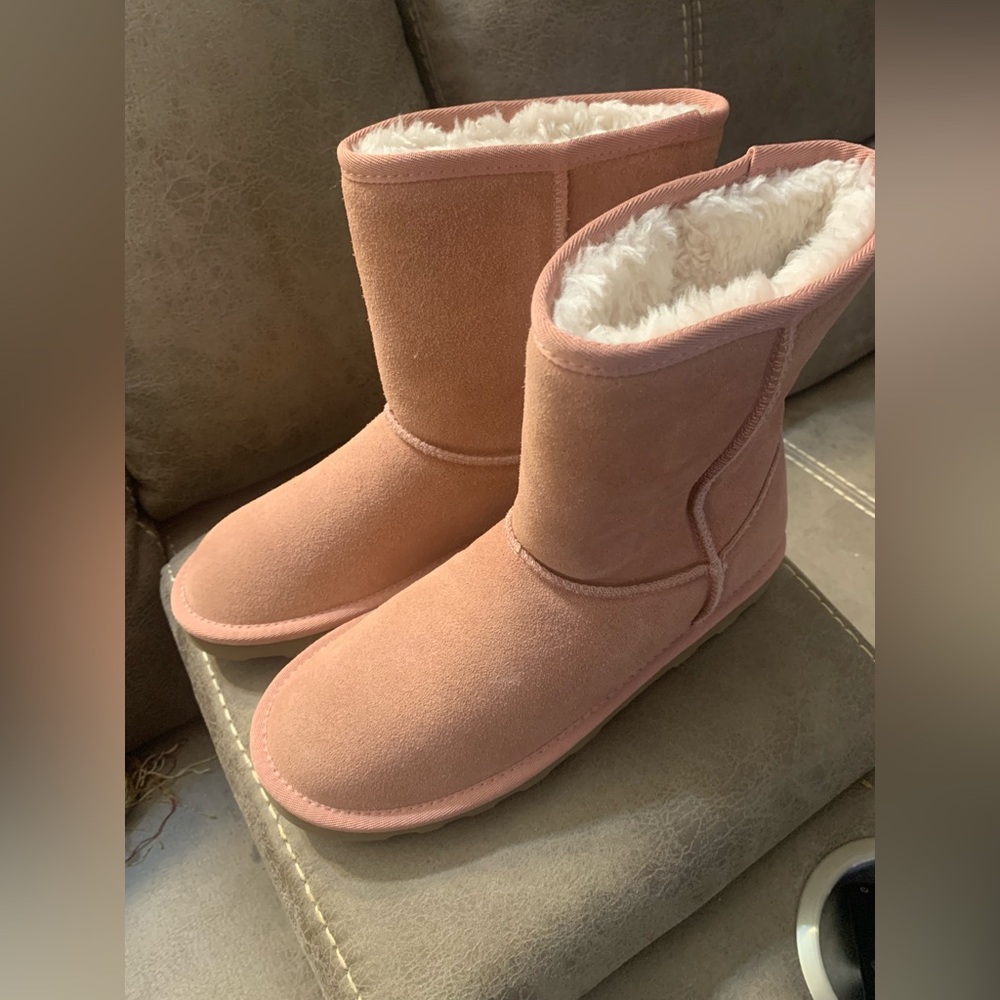 Time and Tru Women's Genuine suede Faux Fur Light Pink Boots size 8